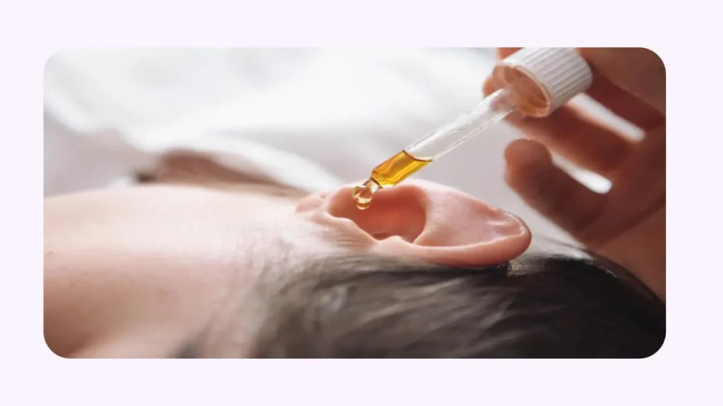 استفاده از روغن زیتون یا روغن بادام برای تمیزی گوش