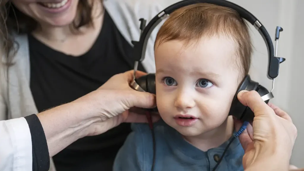 مراجعه به مرکز شنوایی سنجی کودکان