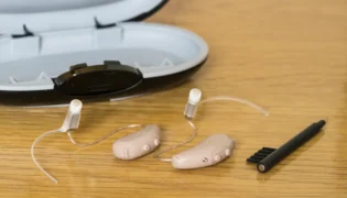 نگهداری و مراقبت از سمعک شاخص