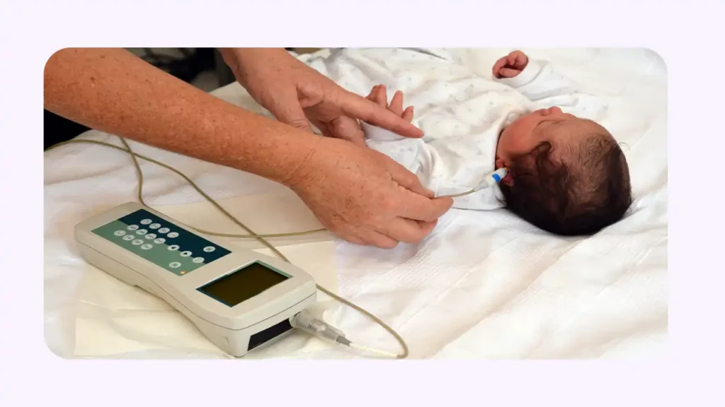 تصویری از تست غربالگری شنوایی نوزادان 