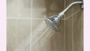 دوش گرفتن با سمعک شاخص