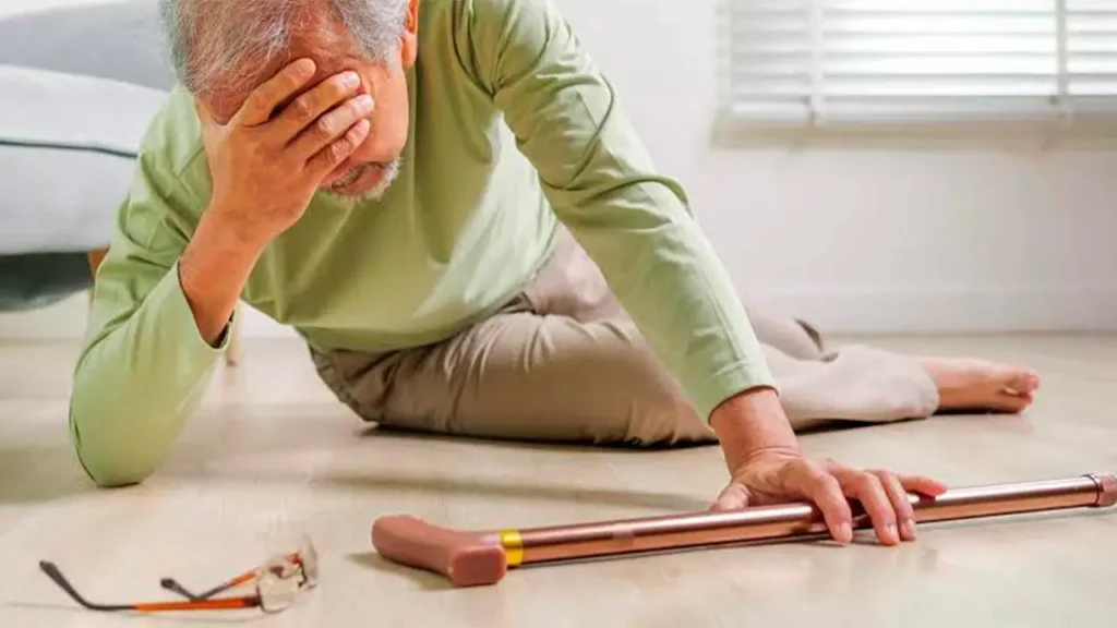 تشخیص افتادن و هشدار خودکار به خانواده از طریق سمعک